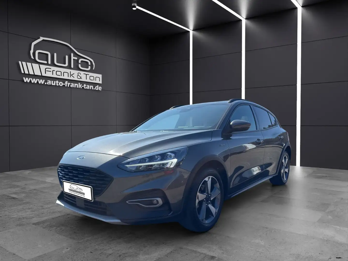 Ford Focus Lim. Active X/Ahk/Kamera/Head-Up/LED/ACC Grau - 1