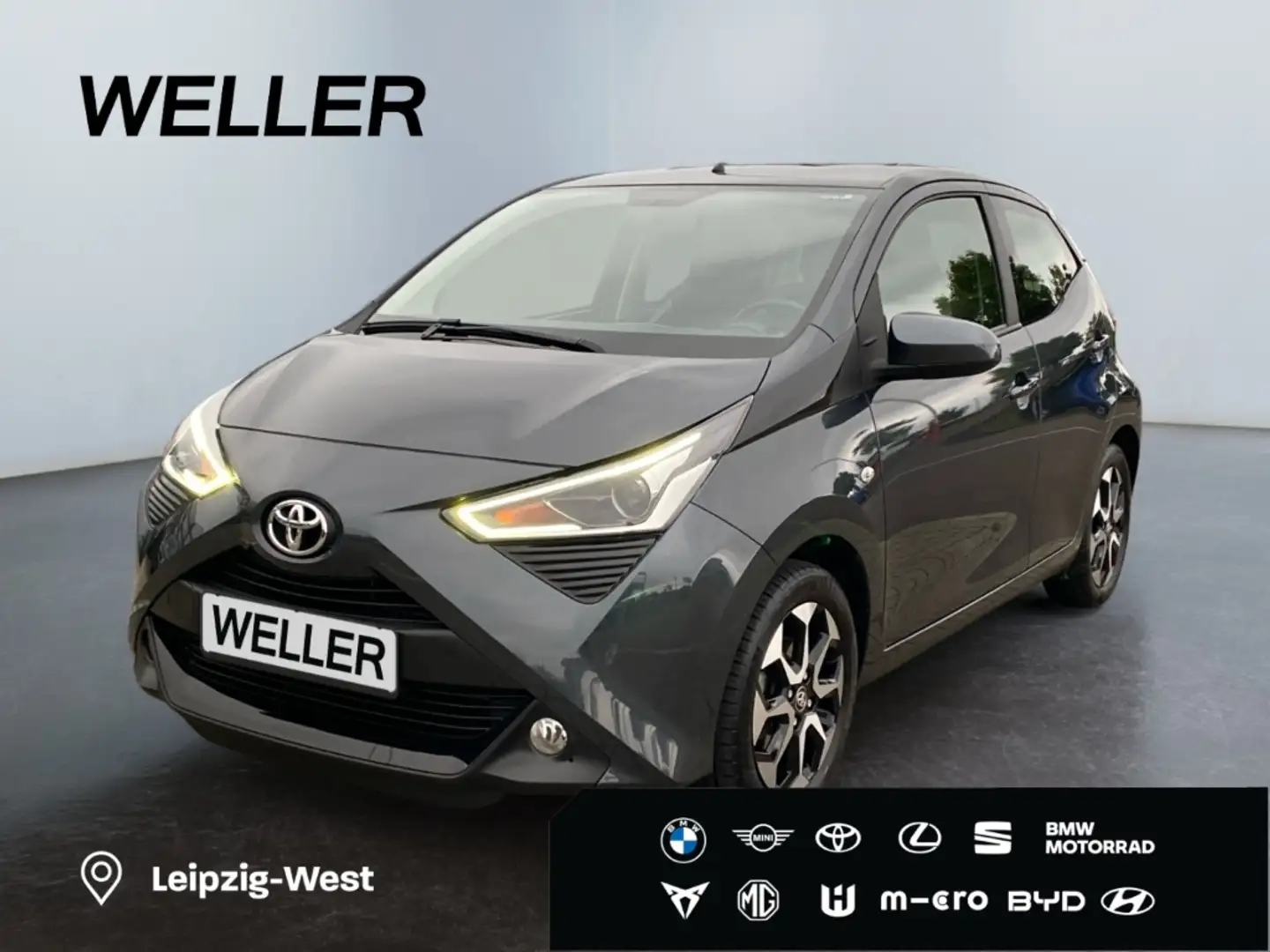Toyota Aygo x-play club *Kamera*Bremsassistent*Bluetooth* Grau - 1
