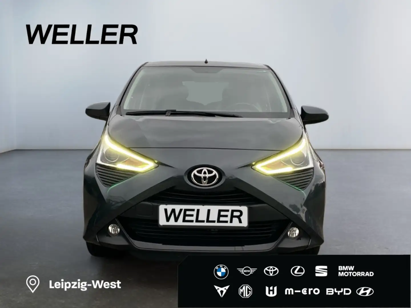 Toyota Aygo x-play club *Kamera*Bremsassistent*Bluetooth* Grau - 2