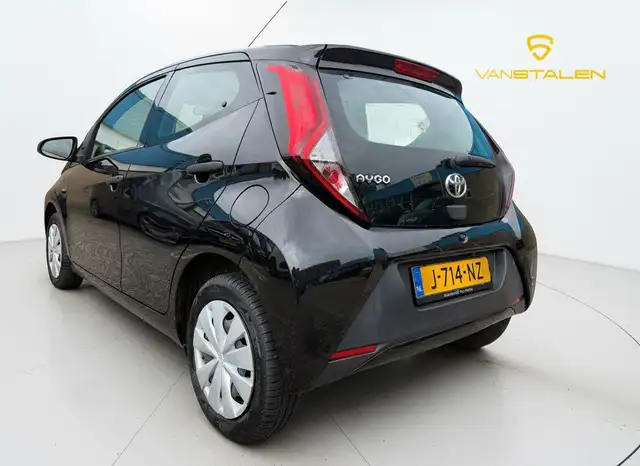 Toyota Aygo view 3