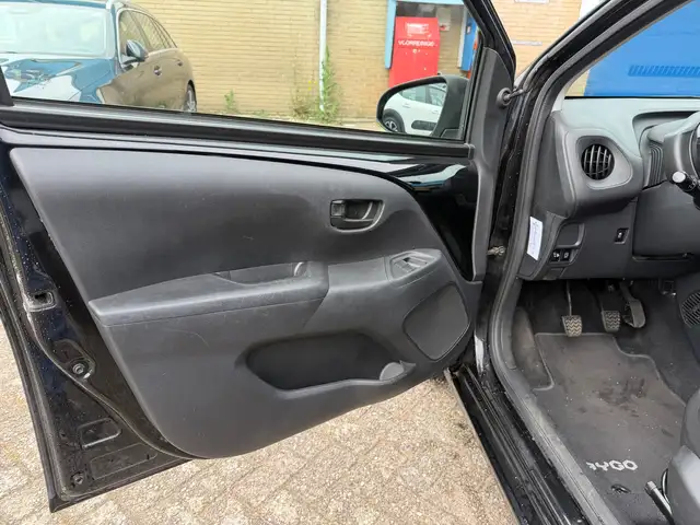 Toyota Aygo view 13