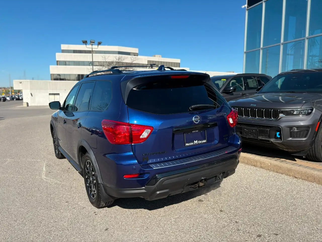 Nissan Pathfinder снимка Nissan Pathfinder