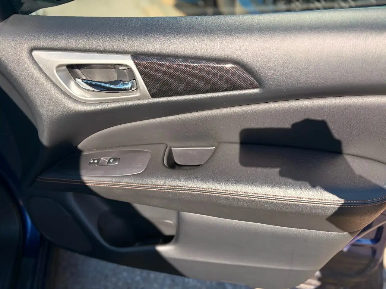 Nissan Pathfinder снимка Nissan Pathfinder