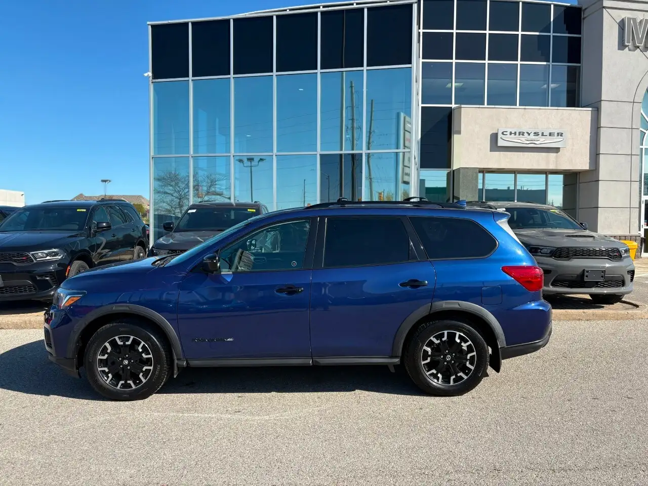 Nissan Pathfinder снимка Nissan Pathfinder