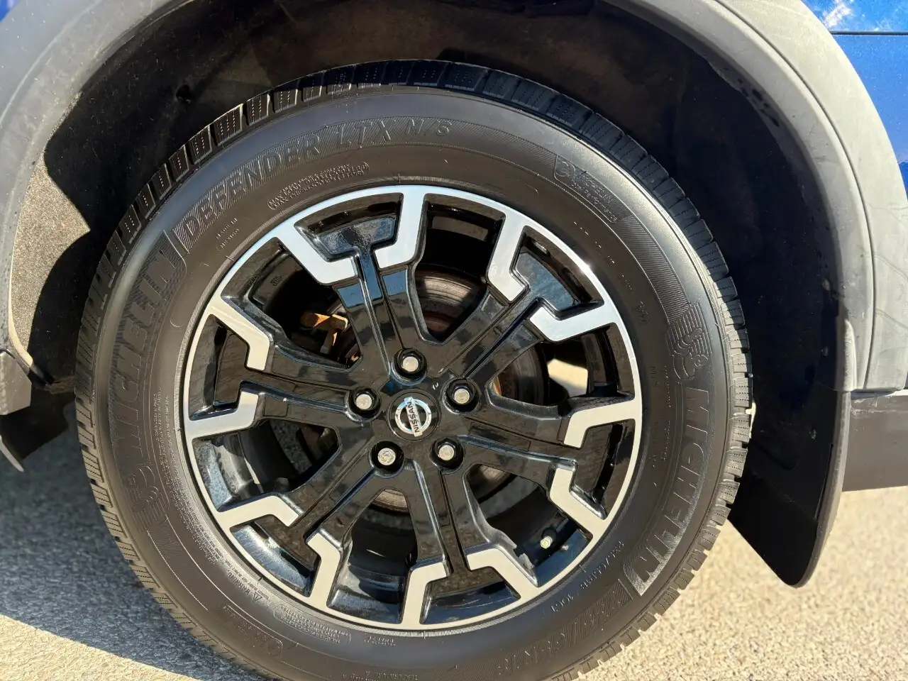 Nissan Pathfinder снимка Nissan Pathfinder