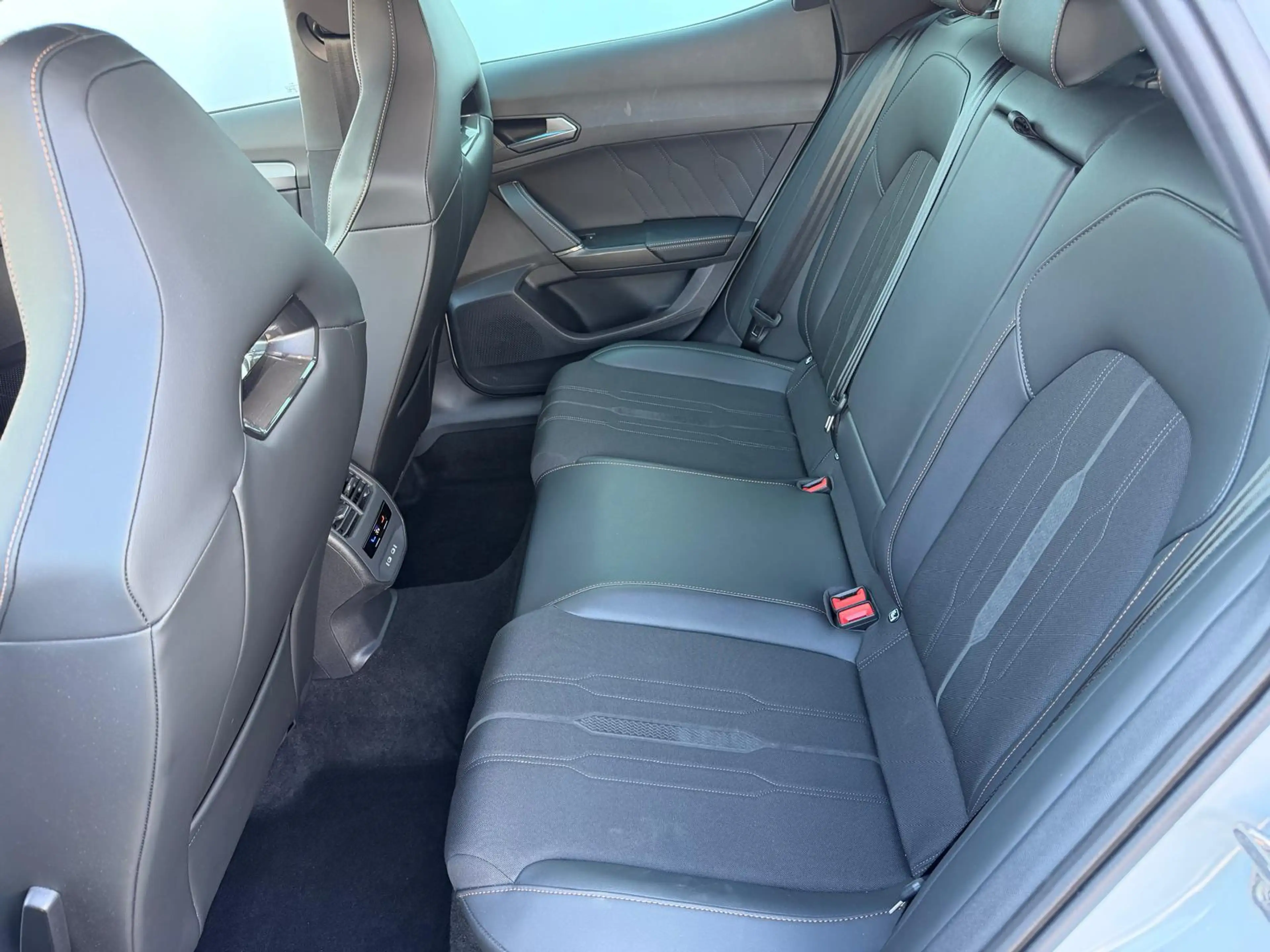 CUPRA Formentor 1.4 e-Hybrid VZ Copper Edition 245 pk | Trekhaak | — photo 8