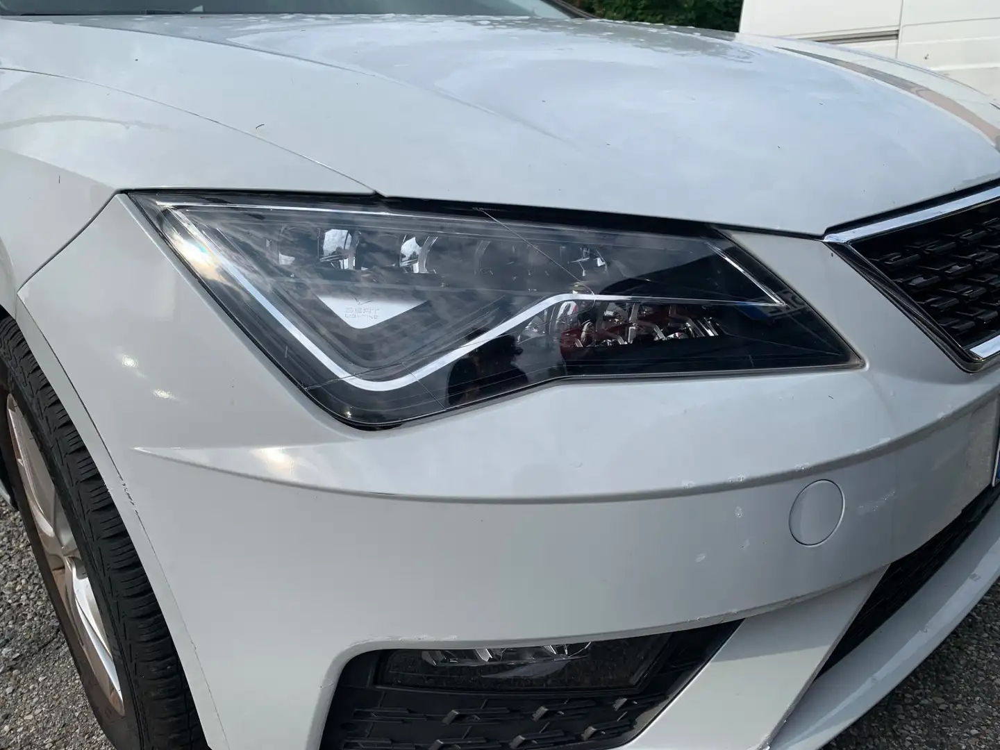 SEAT Leon Leon 1.6 TDI 115 CV DSG ST Business Weiß - 2