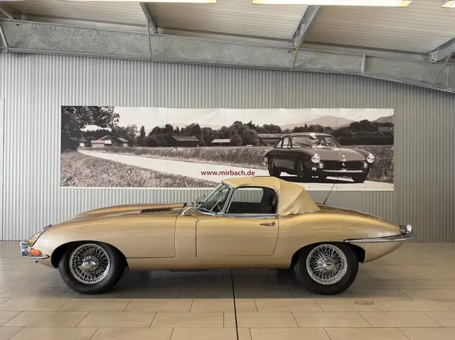 Jaguar E-Type view 2