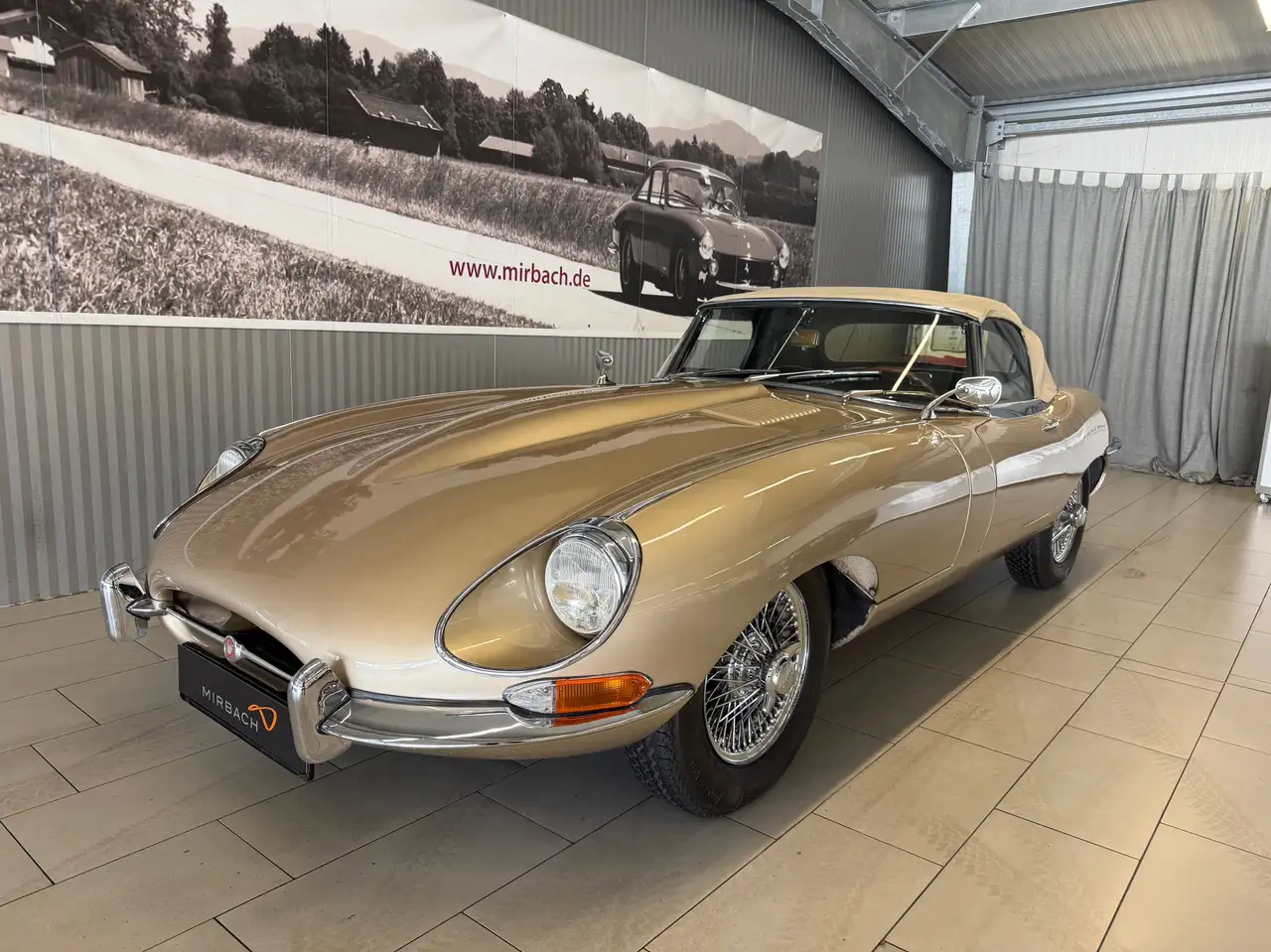 Jaguar E-Type 4.2 l Open two Seater, foto 4