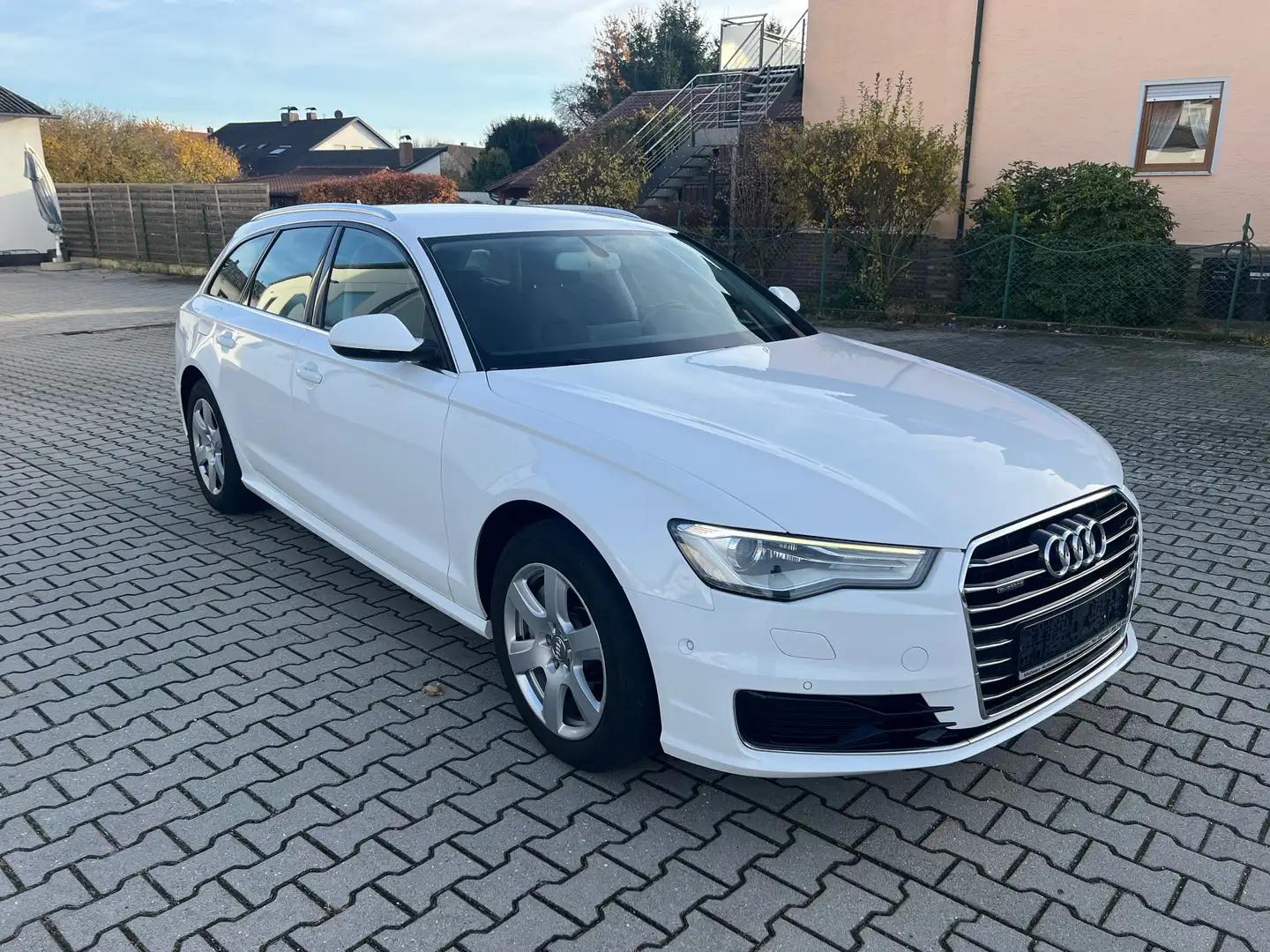 Audi A6 3.0 TDI clean diesel quattro Navi AHK Xenon Weiß - 2