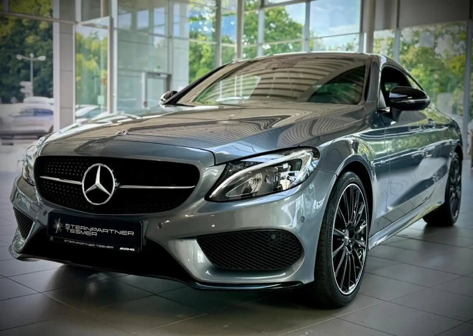 Mercedes-Benz C 200 Coupé AMG+NightED+Comand+Kamera+LED+SHZ Grau - 2