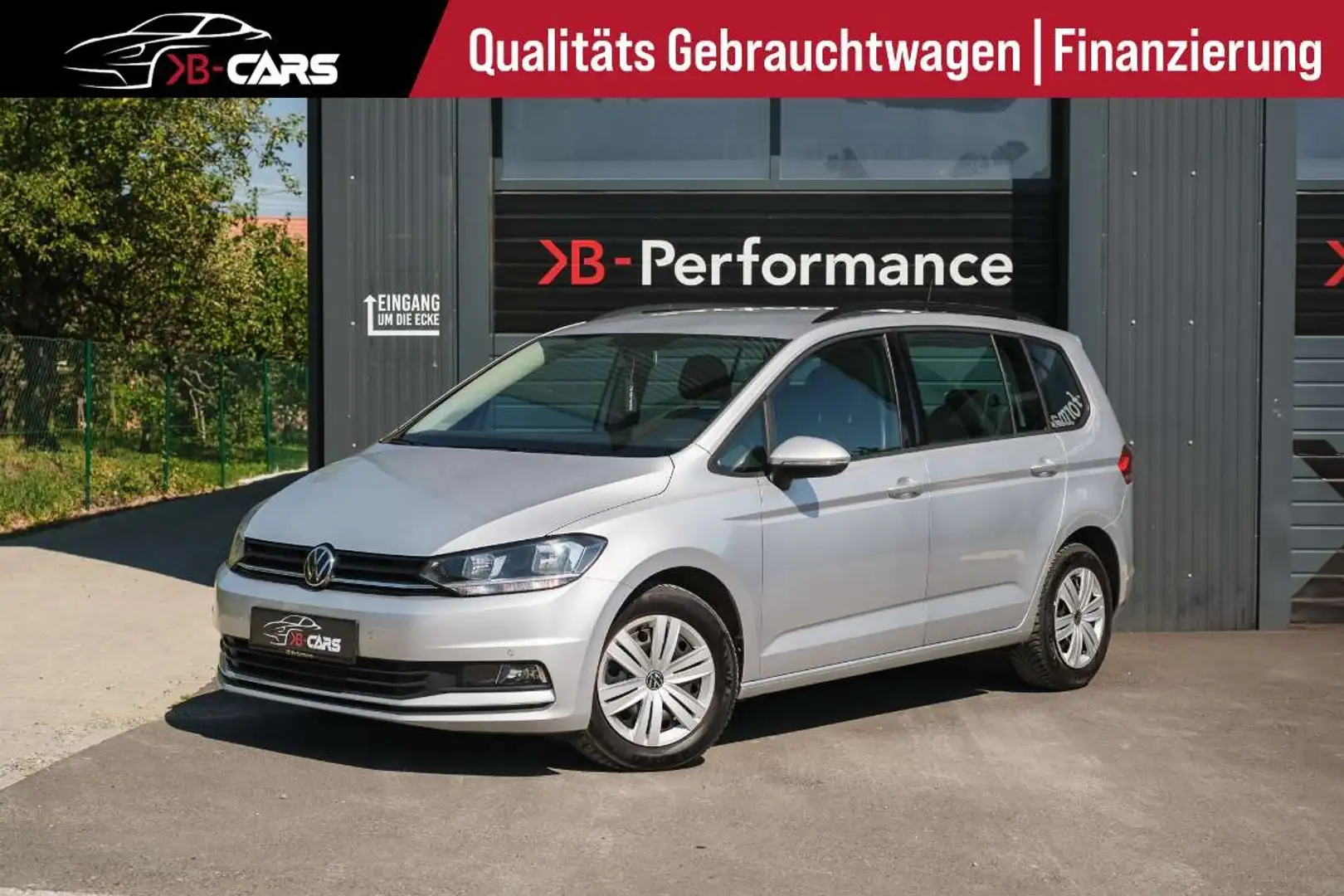 Volkswagen Touran 2,0 SCR TDI DSG/ERSTBESITZ/PDC/METALLIC/COMPOSI... Silber - 1