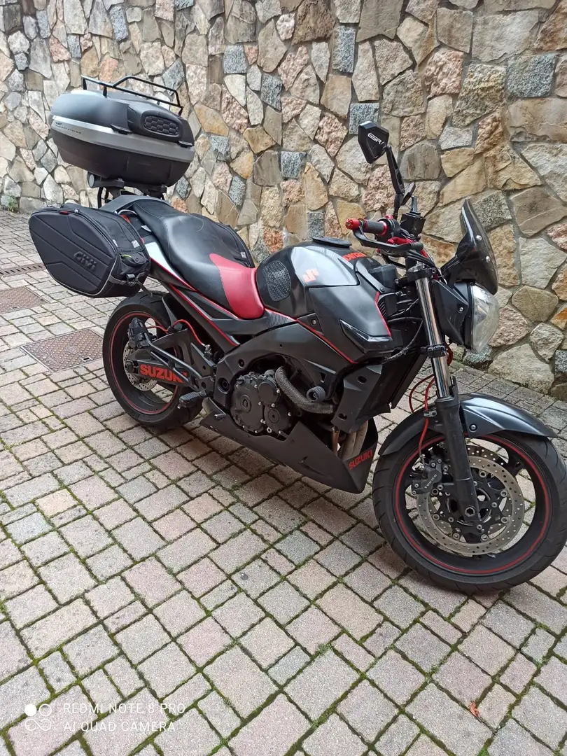 Suzuki GSR 600 - 1