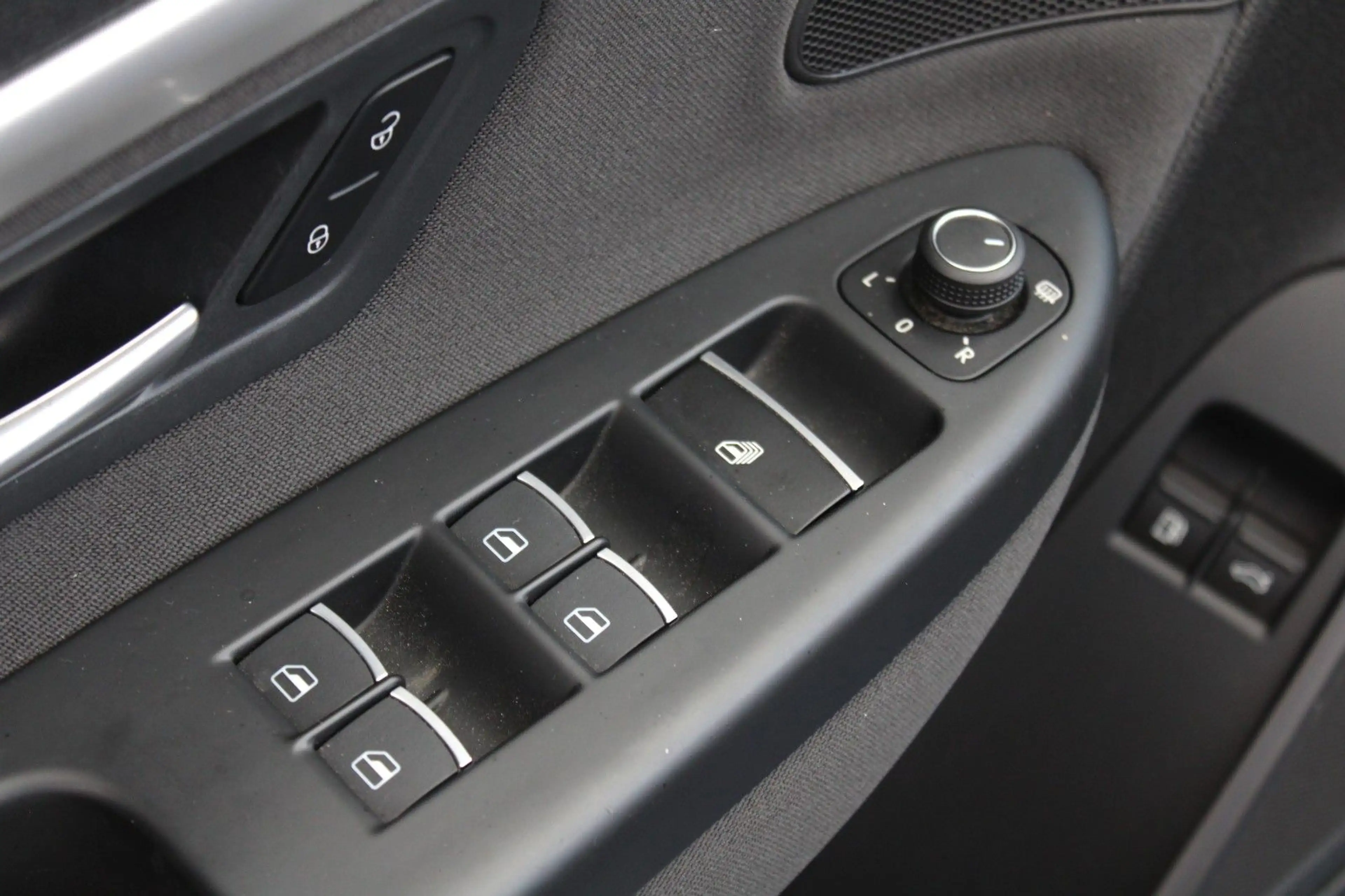 Volkswagen Eos BMT *2.Hand*Inspektion Neu*Allwetterreifen* — photo 6
