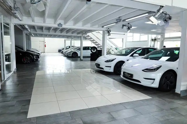 BMW X1 * sDrive 18d *Automatik* M Sport* Beschädigt