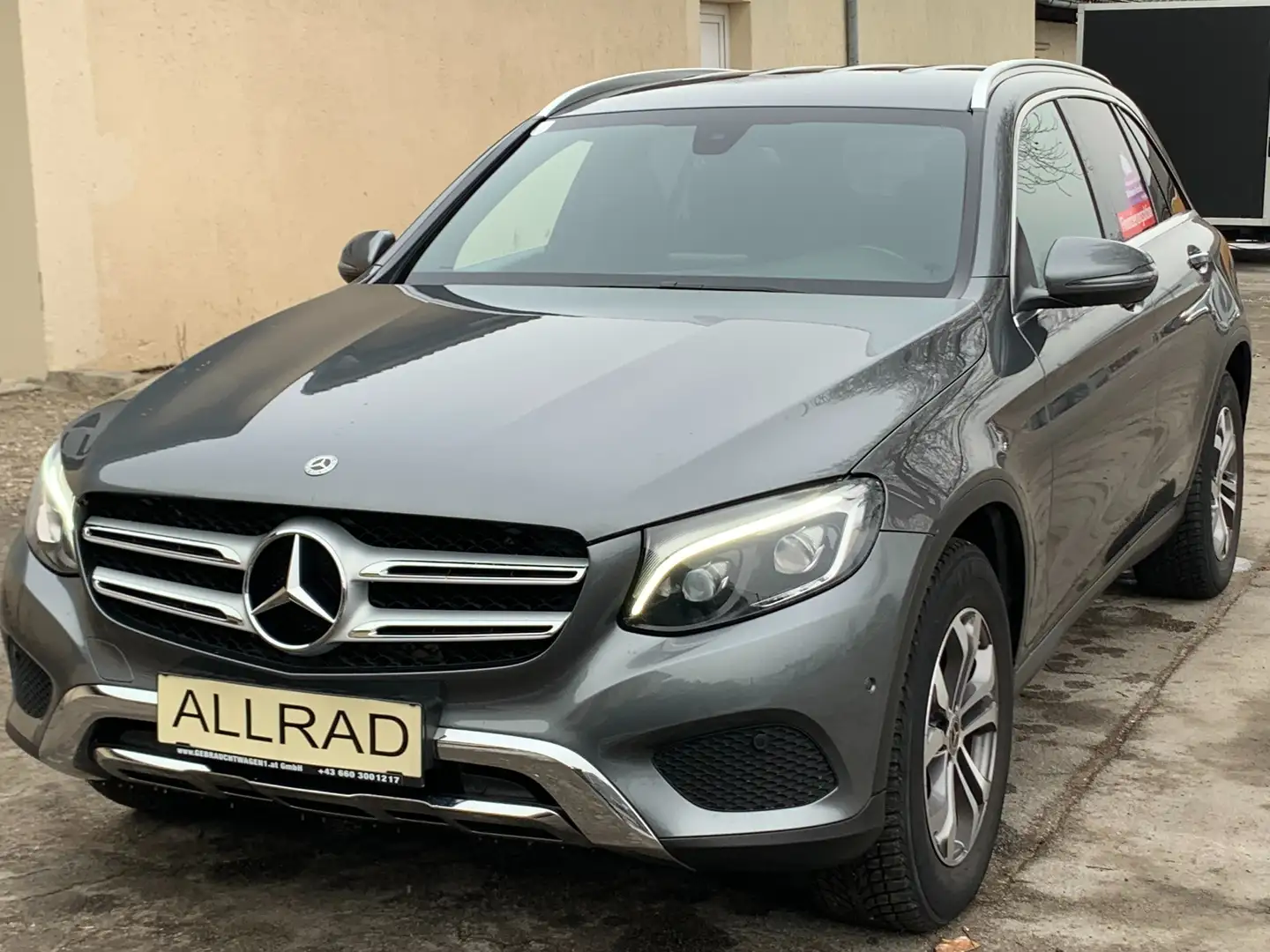 Mercedes-Benz GLC 220 GLC 220 d 4Matic, WENIG Km., AMG- Line, RFK + AHK Grau - 2