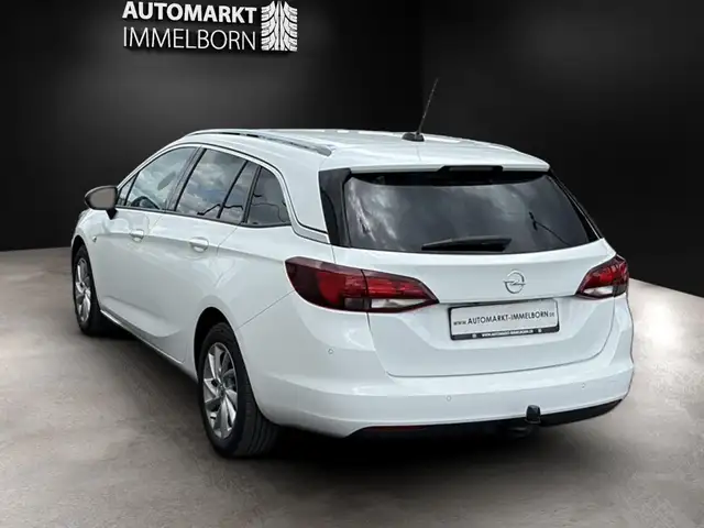 Opel Astra view 10