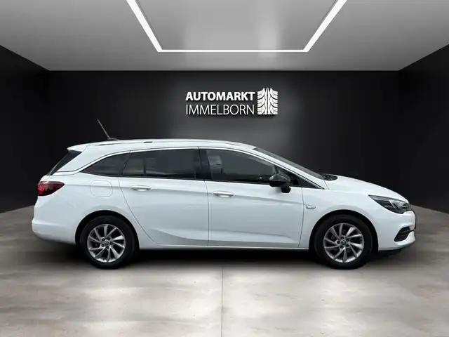 Opel Astra view 7