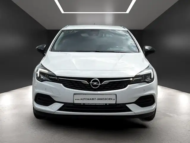 Opel Astra view 8