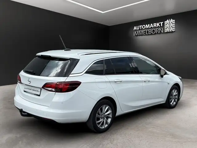 Opel Astra view 6