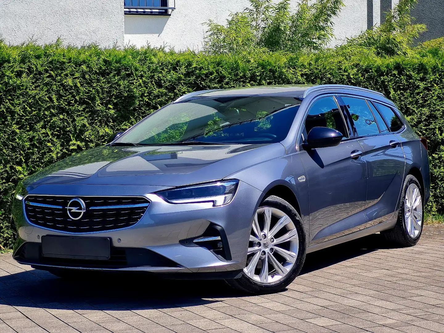 Opel Insignia B ST Business Elegance (Automatik, AHK) Grau - 1