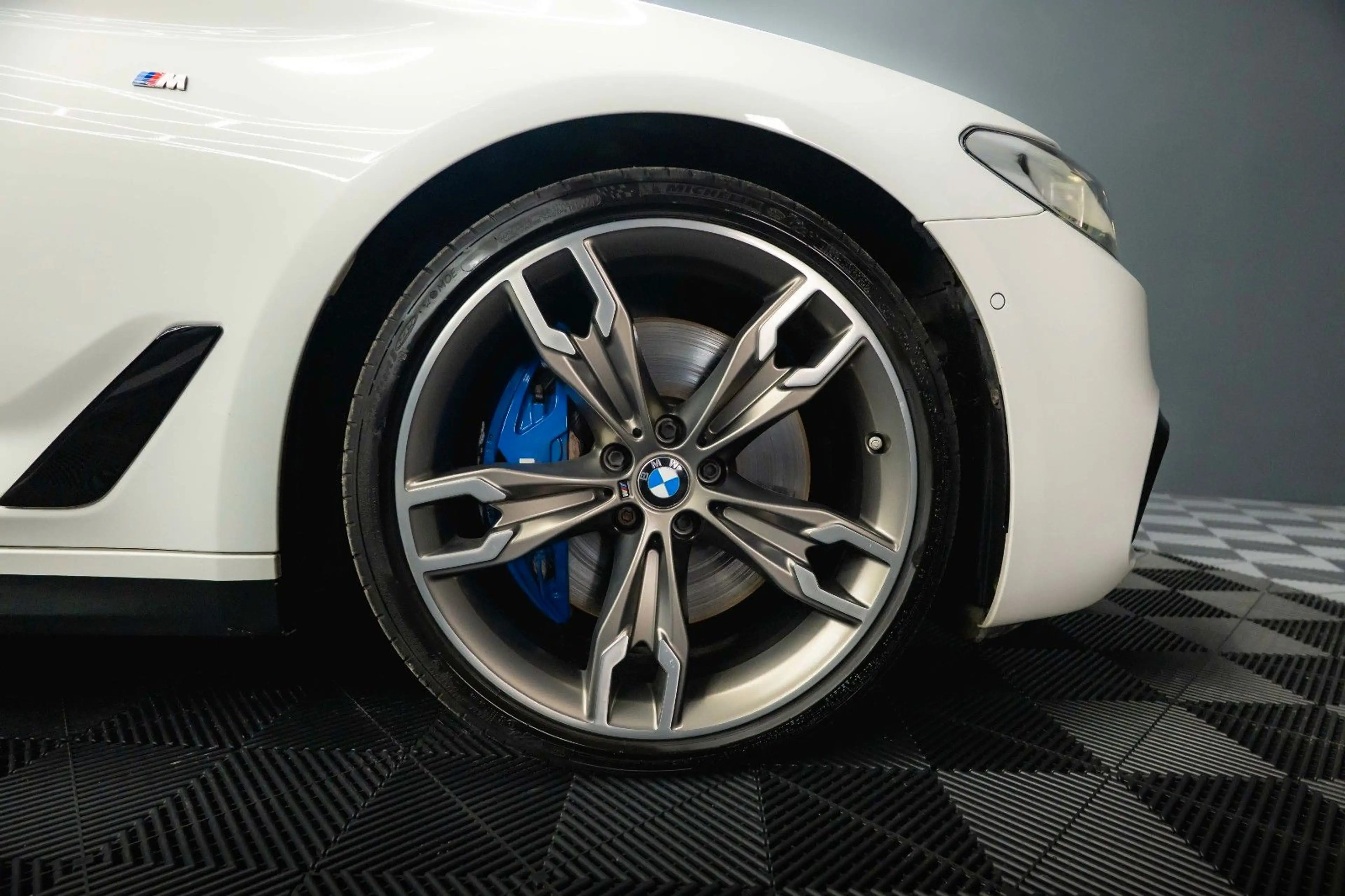 BMW 550 i xDrive M-Performance Shadow *ACC*LED*360* — photo 13