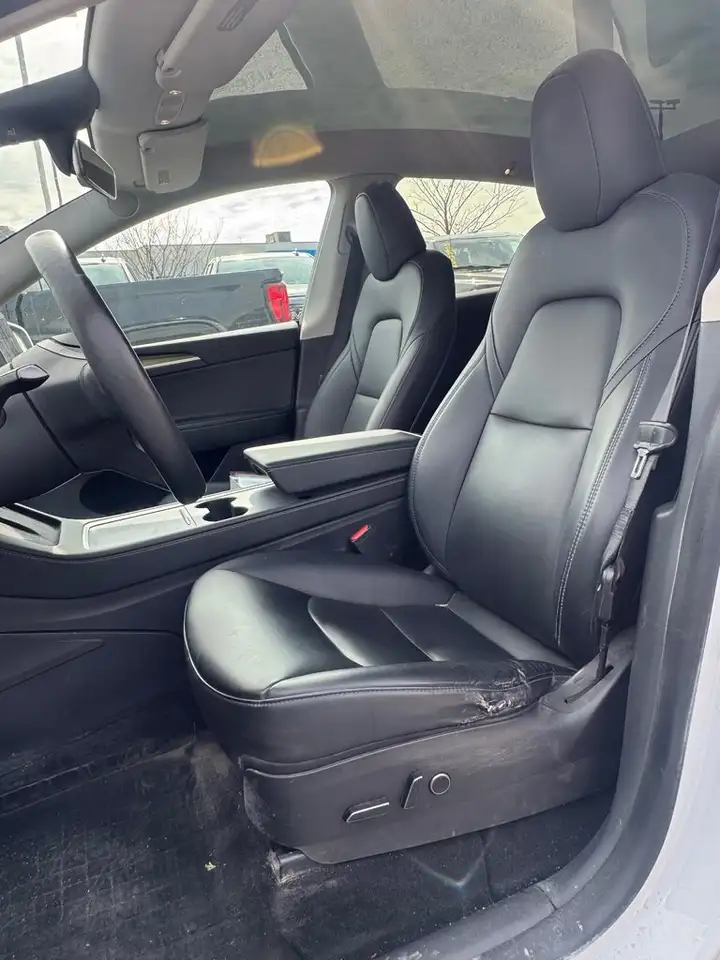 Tesla Model Y снимка Tesla Model Y