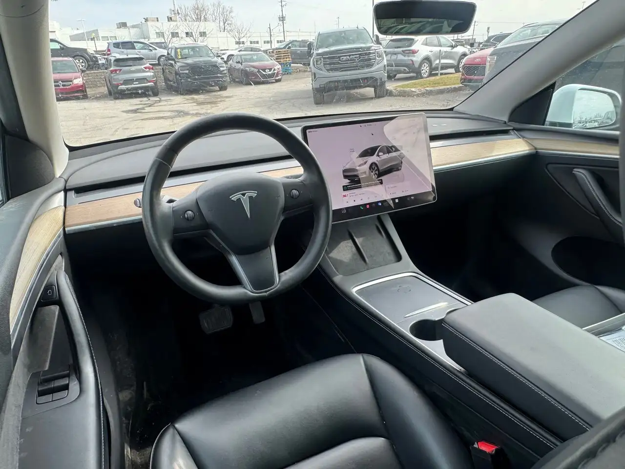 Tesla Model Y снимка Tesla Model Y
