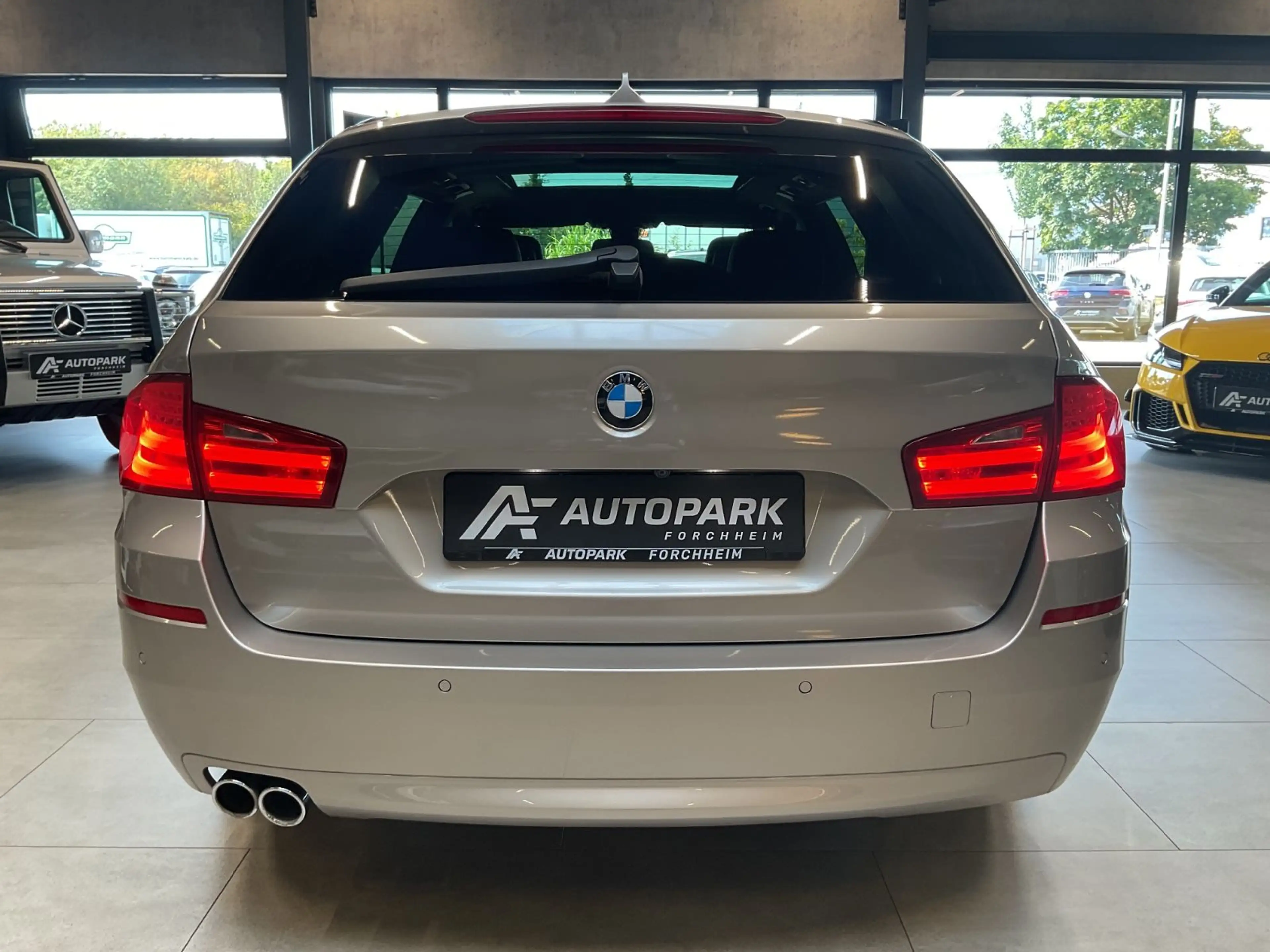 BMW 525 d Touring xDr. AHK HuD Kamera Leder Navi Pano — photo 5