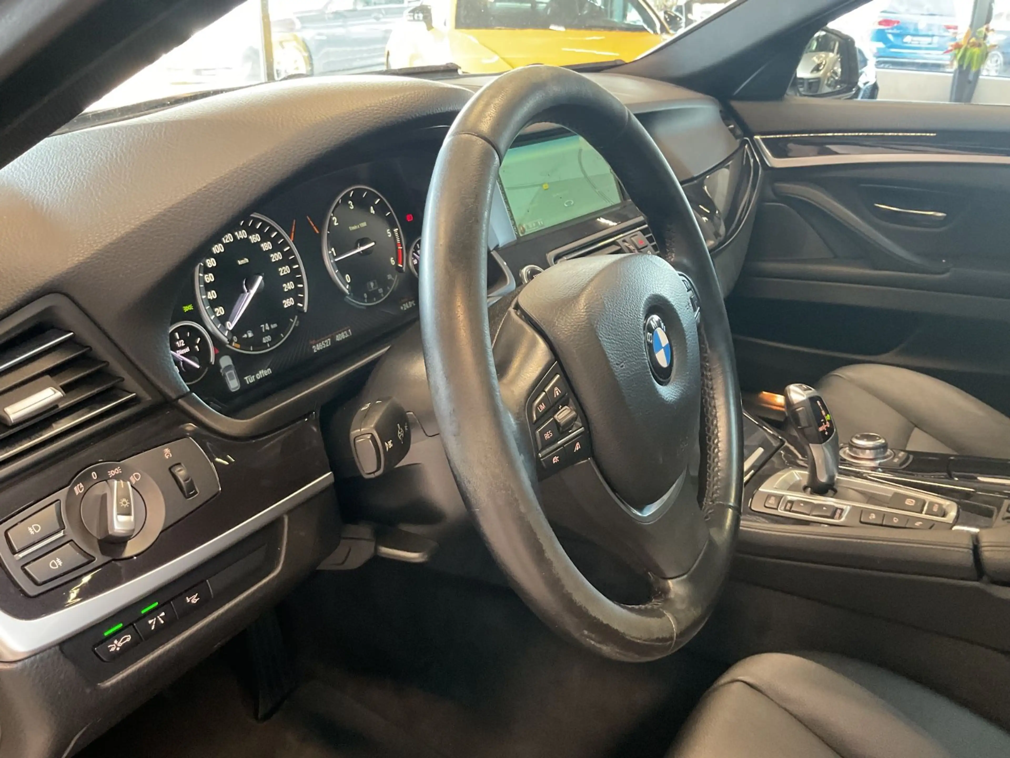 BMW 525 d Touring xDr. AHK HuD Kamera Leder Navi Pano — photo 8