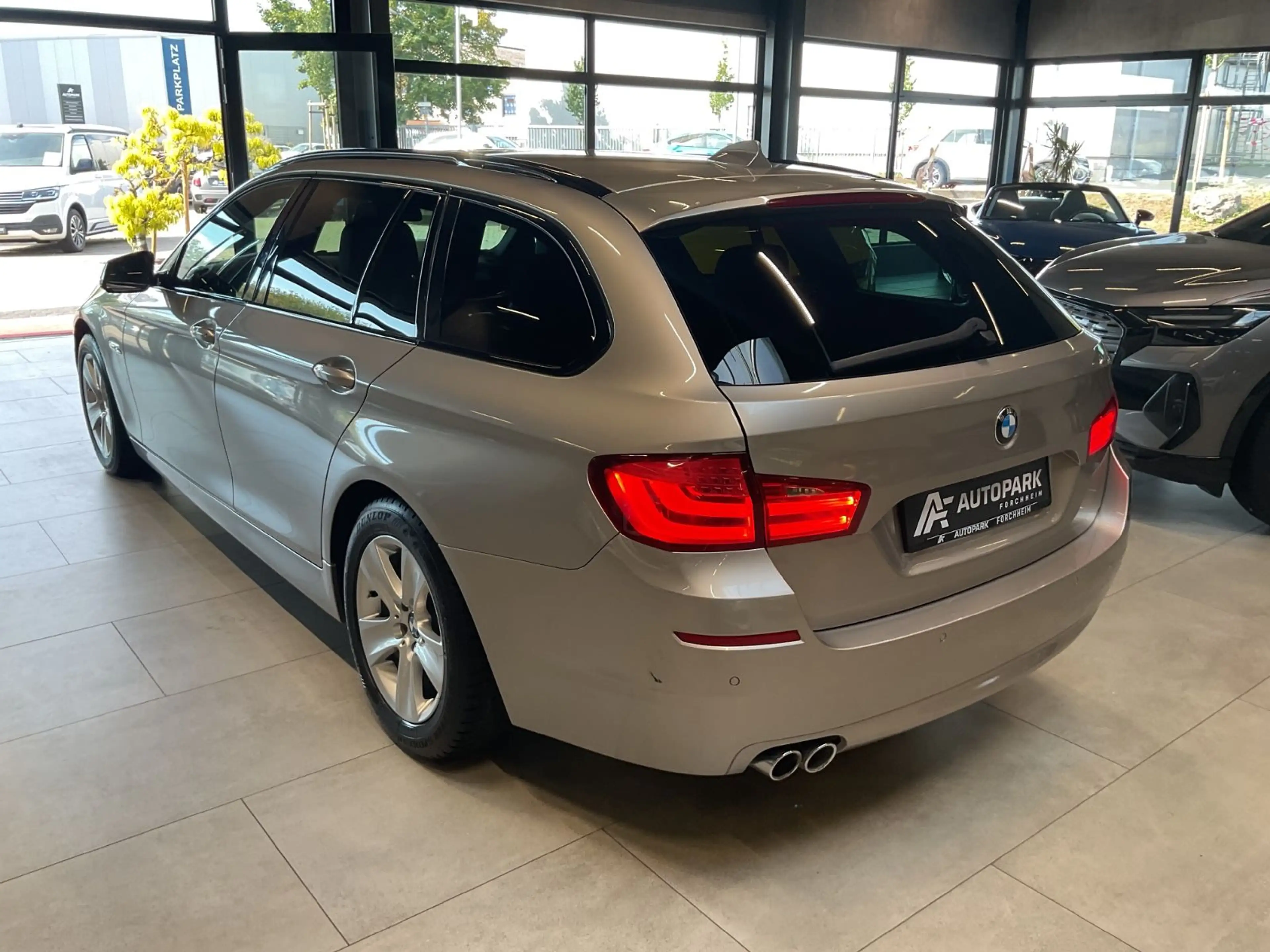 BMW 525 d Touring xDr. AHK HuD Kamera Leder Navi Pano — photo 6