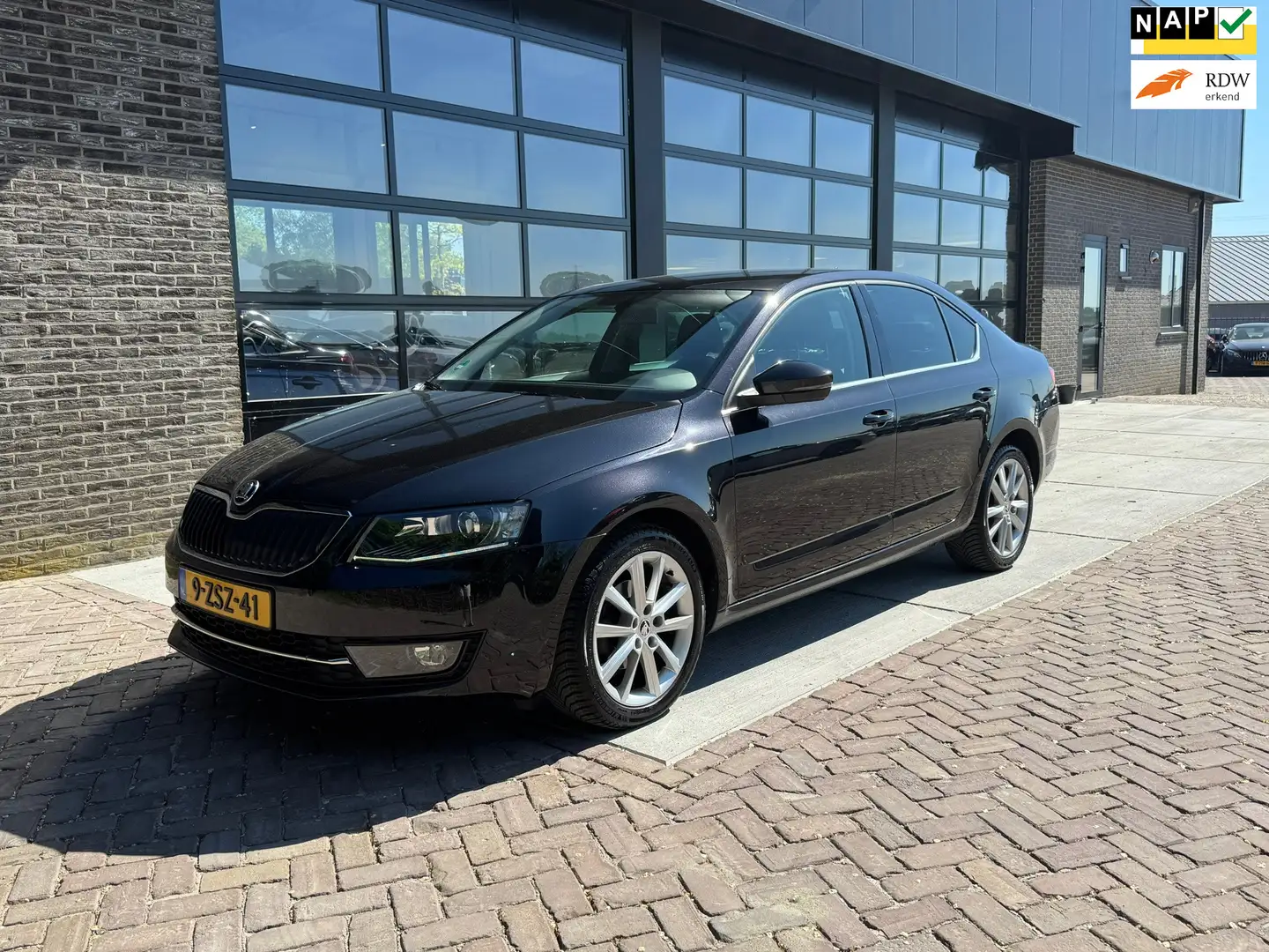 Skoda Octavia 1.6 TDI Greentech Ambition Businessline | PDC | Na Schwarz - 1
