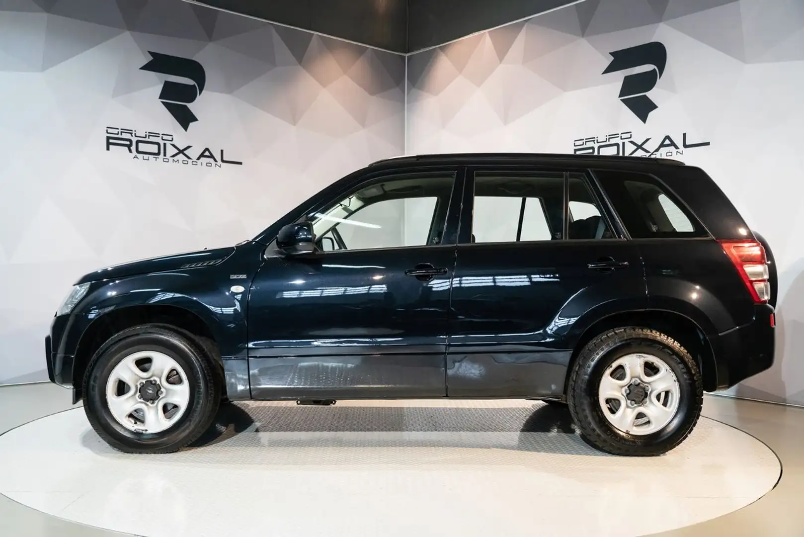 Suzuki Grand Vitara 1.9DDiS JLX Negro - 2