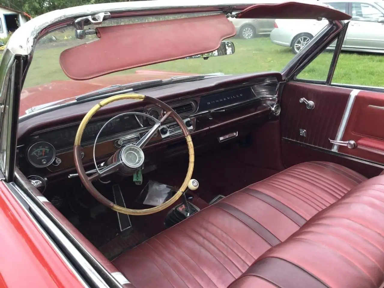 Pontiac Bonneville снимка Pontiac Bonneville