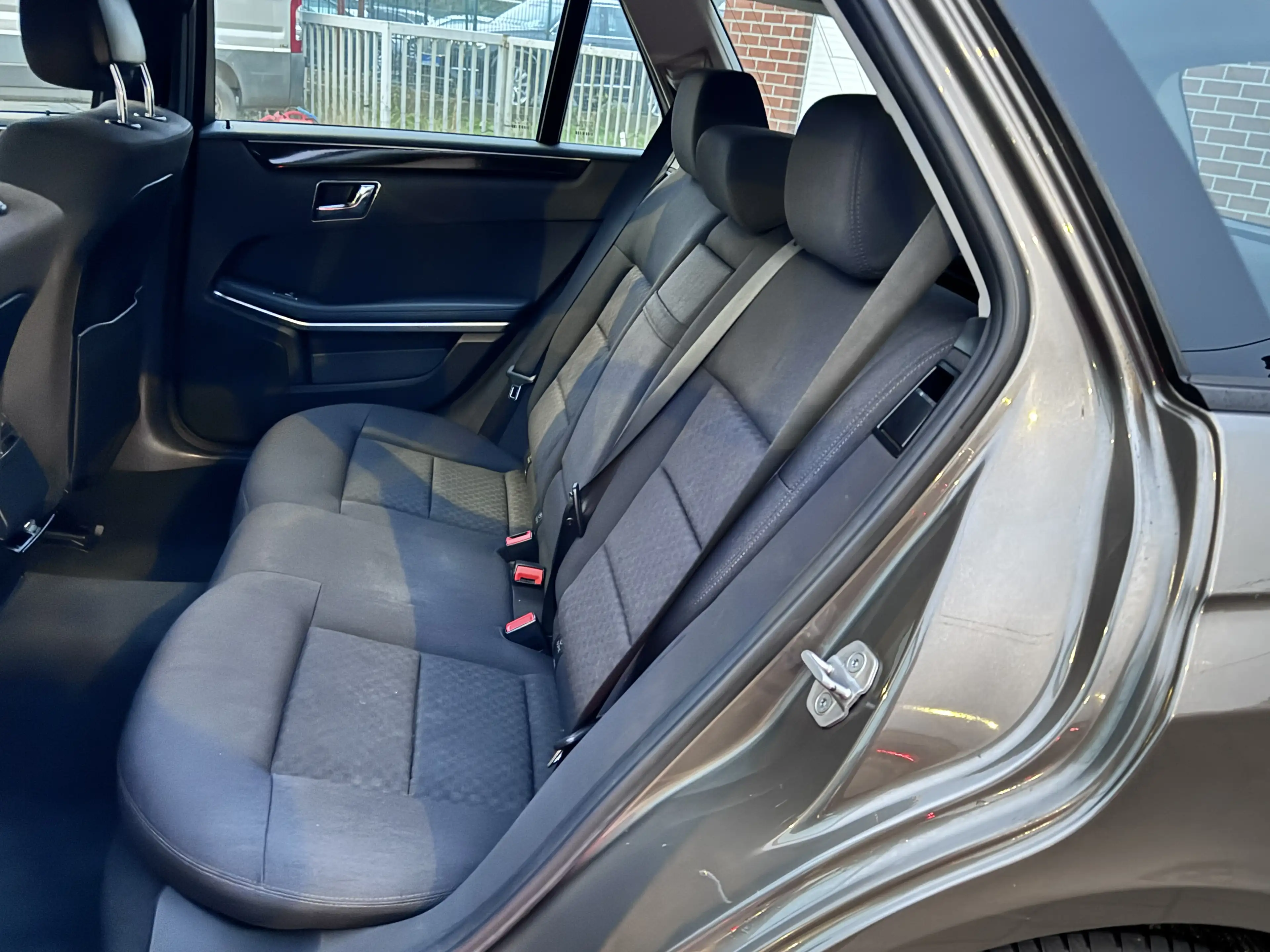 Mercedes-Benz E 220 E 220 T CDI DPF BlueEFFICIENCY Elegance — photo 10