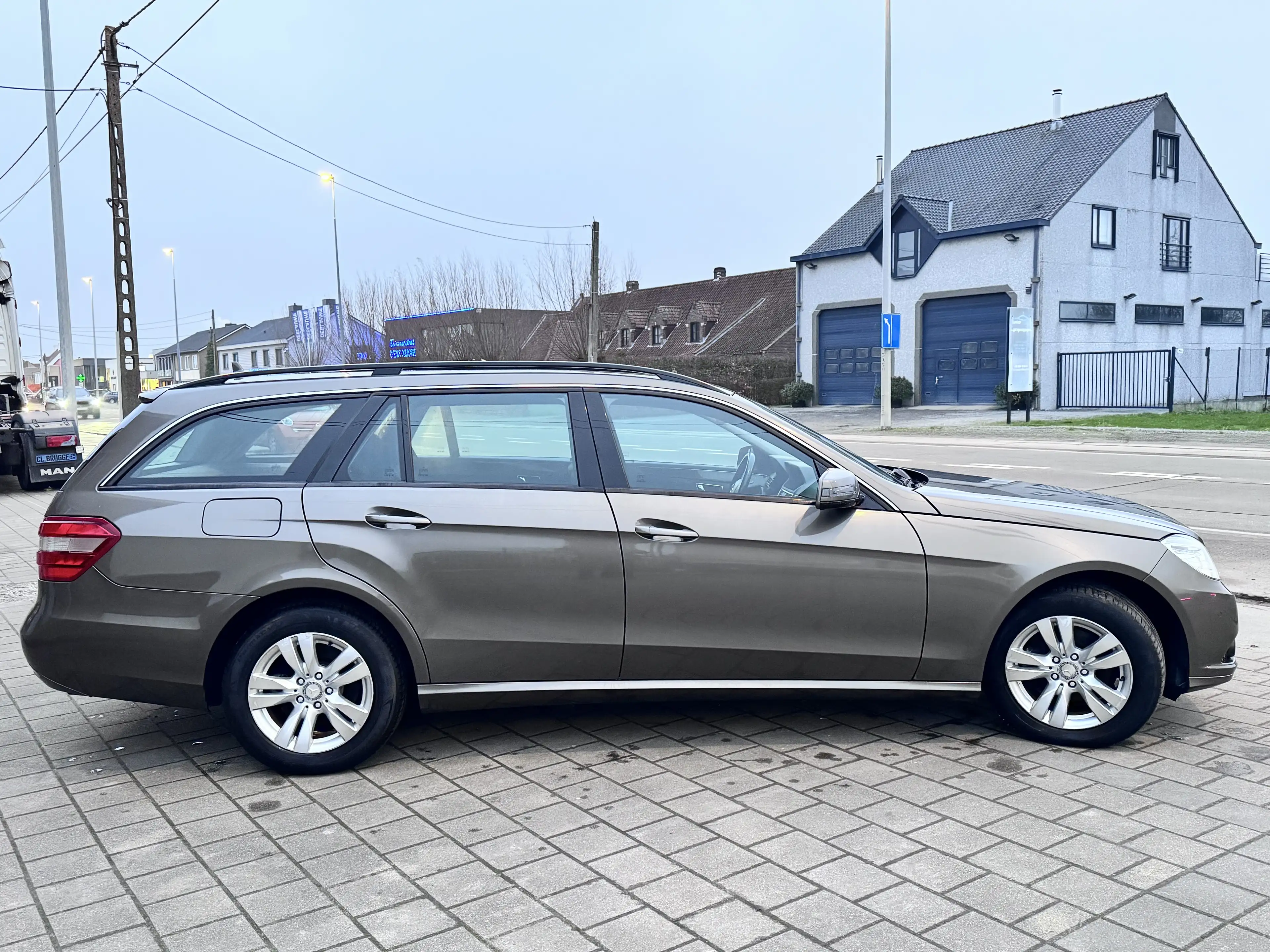 Mercedes-Benz E 220 E 220 T CDI DPF BlueEFFICIENCY Elegance — photo 6