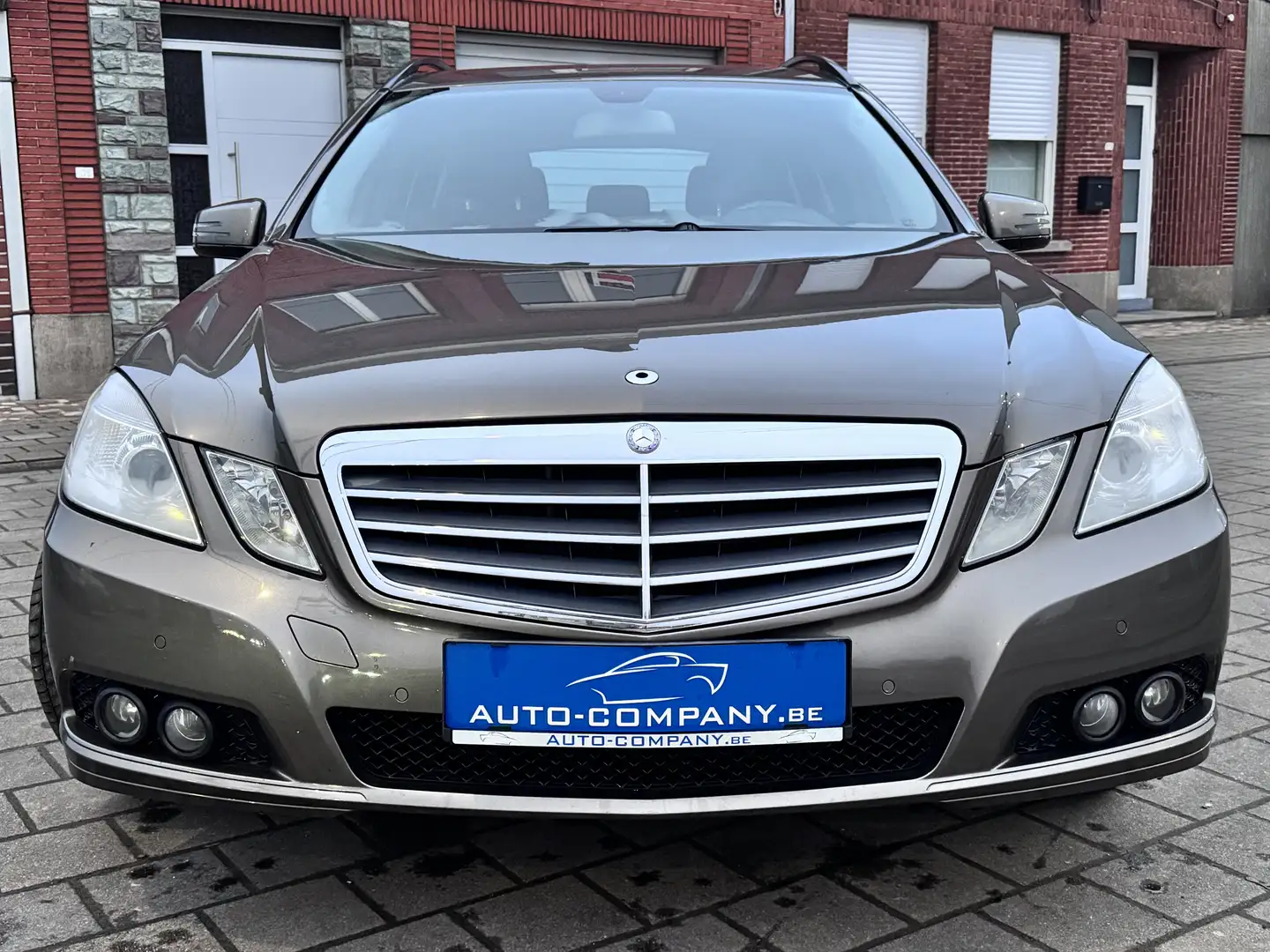 Mercedes-Benz E 220 E 220 T CDI DPF BlueEFFICIENCY Elegance Beige - 1