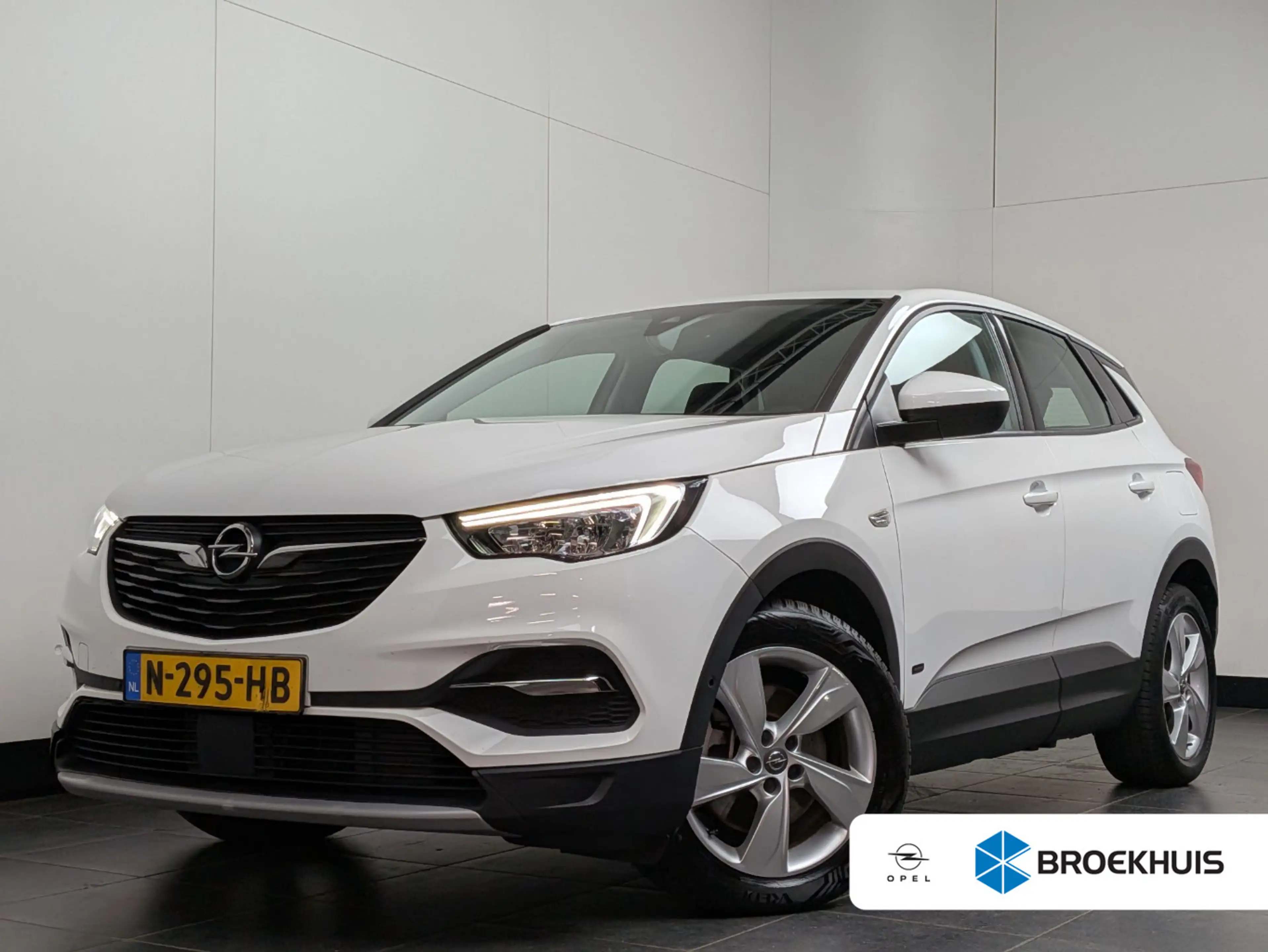 Opel Grandland X 1.6 Turbo Hybrid Elegance