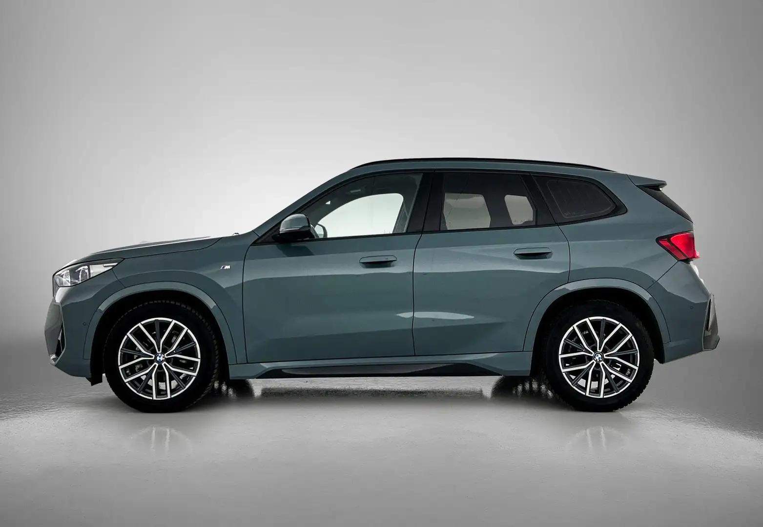 BMW X1 sDrive18i M-SPORT CAMERA NAVI LED Grijs - 2