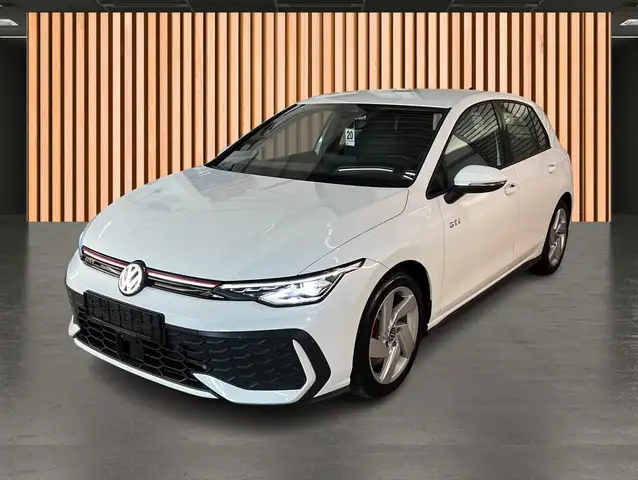 Volkswagen Golf view 2