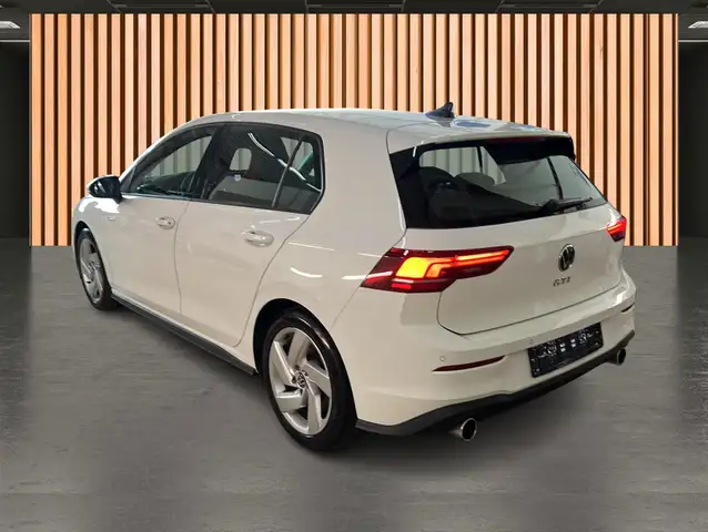 Volkswagen Golf view 4