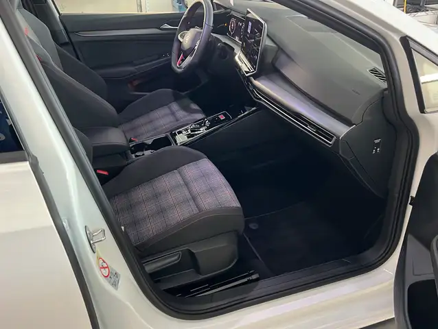Volkswagen Golf view 18