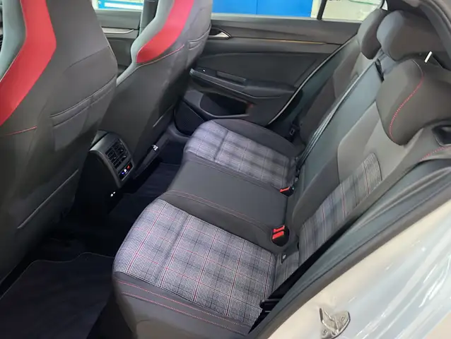 Volkswagen Golf view 12