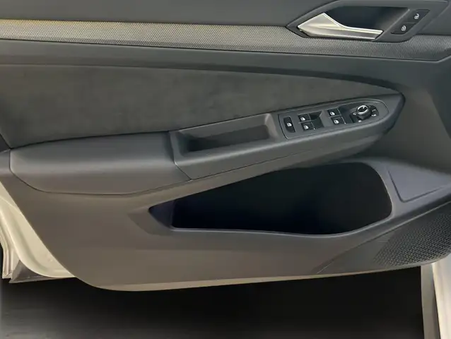 Volkswagen Golf view 5