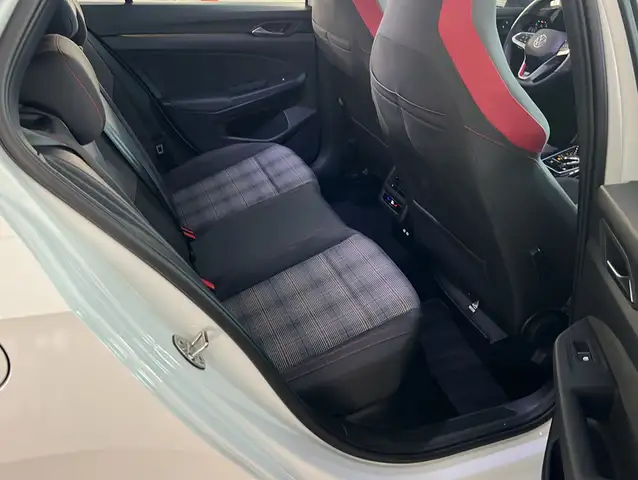 Volkswagen Golf view 17