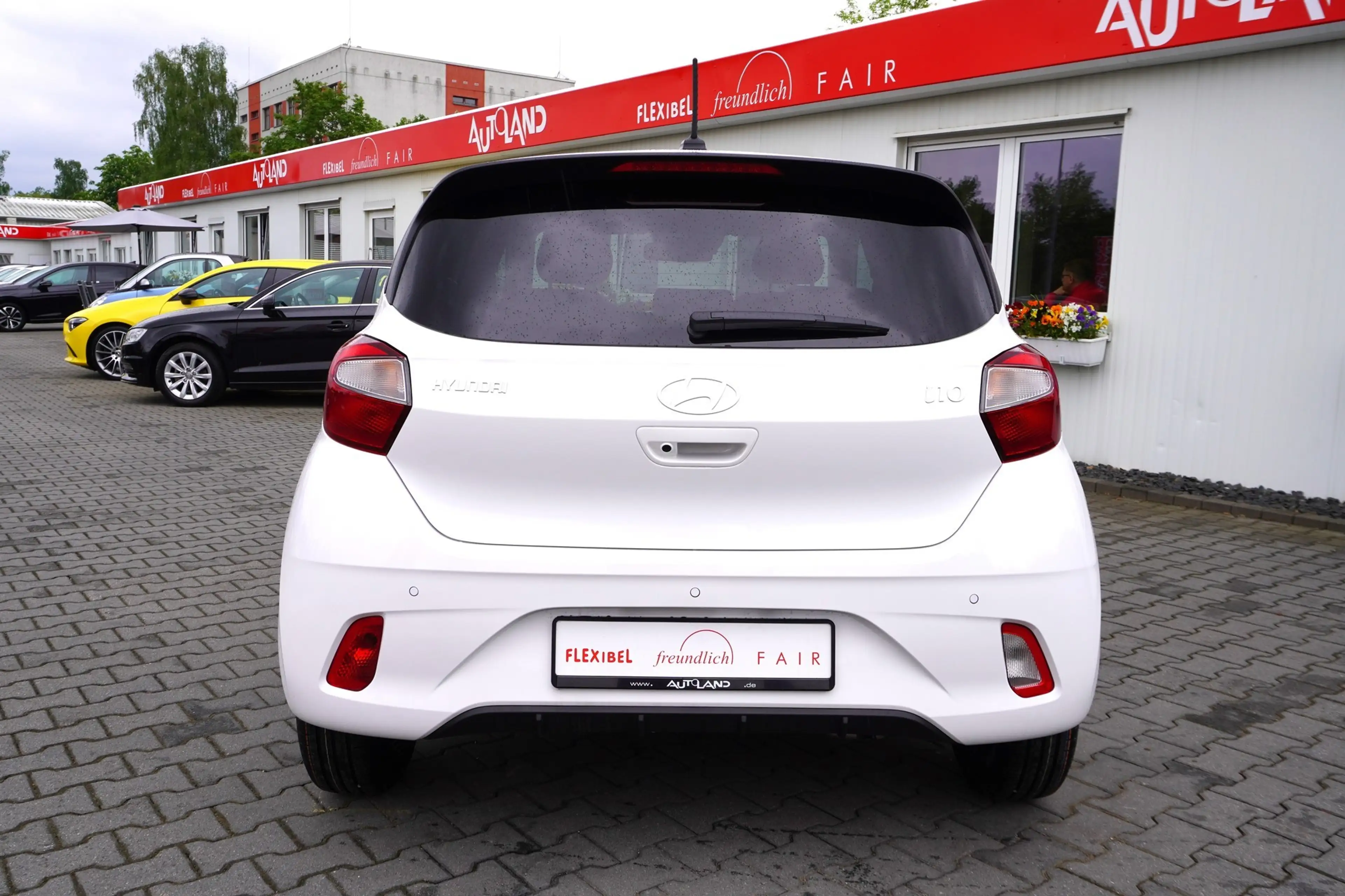 Hyundai i10 1.0 Kamera Tempomat Sitzheizung Spurhalte — photo 4