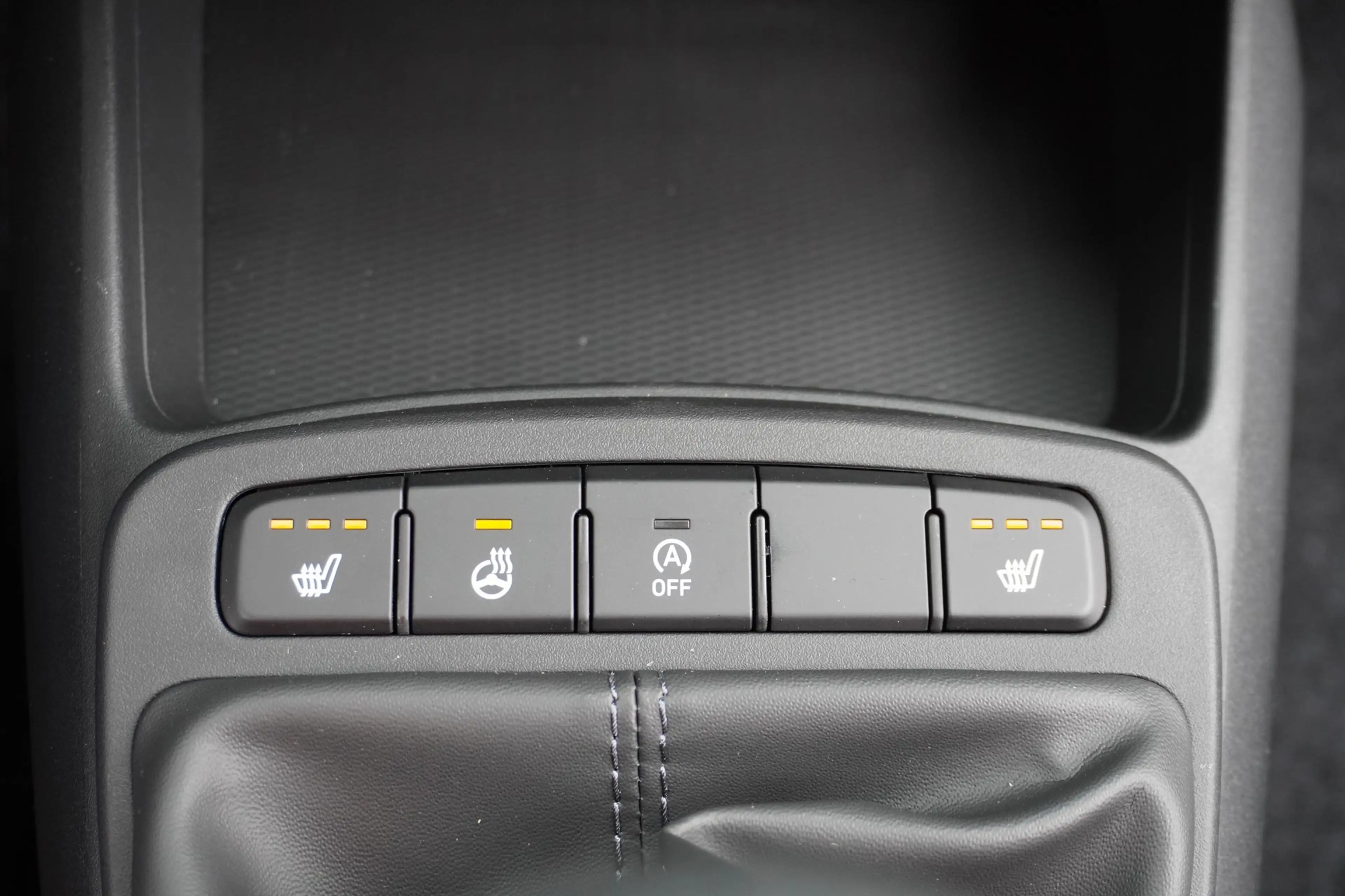 Hyundai i10 1.0 Kamera Tempomat Sitzheizung Spurhalte — photo 13