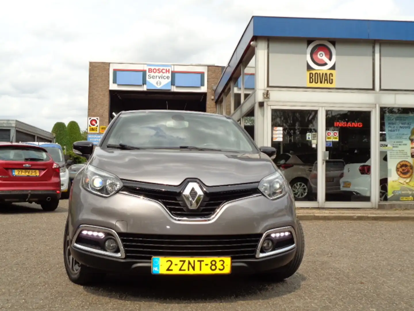 Renault Captur Energy TCe 90PK Dynamique Clima Cruise NL auto Grijs - 2