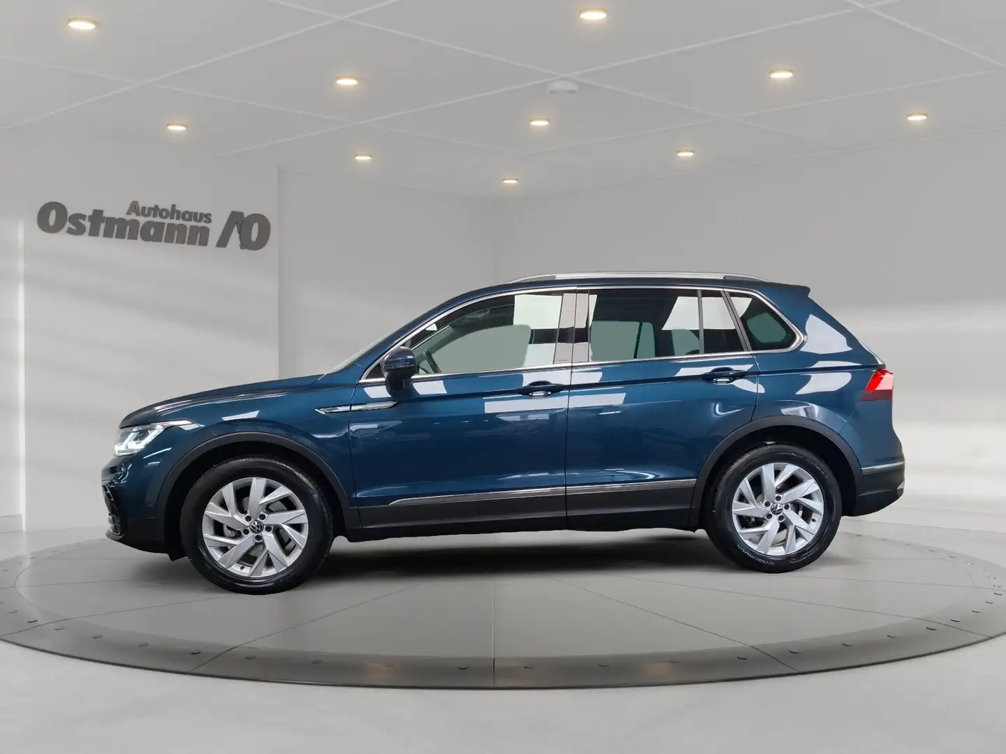 Volkswagen Tiguan 1.5 TSI Elegance 360 Pano Matrix Navi Blau - 2