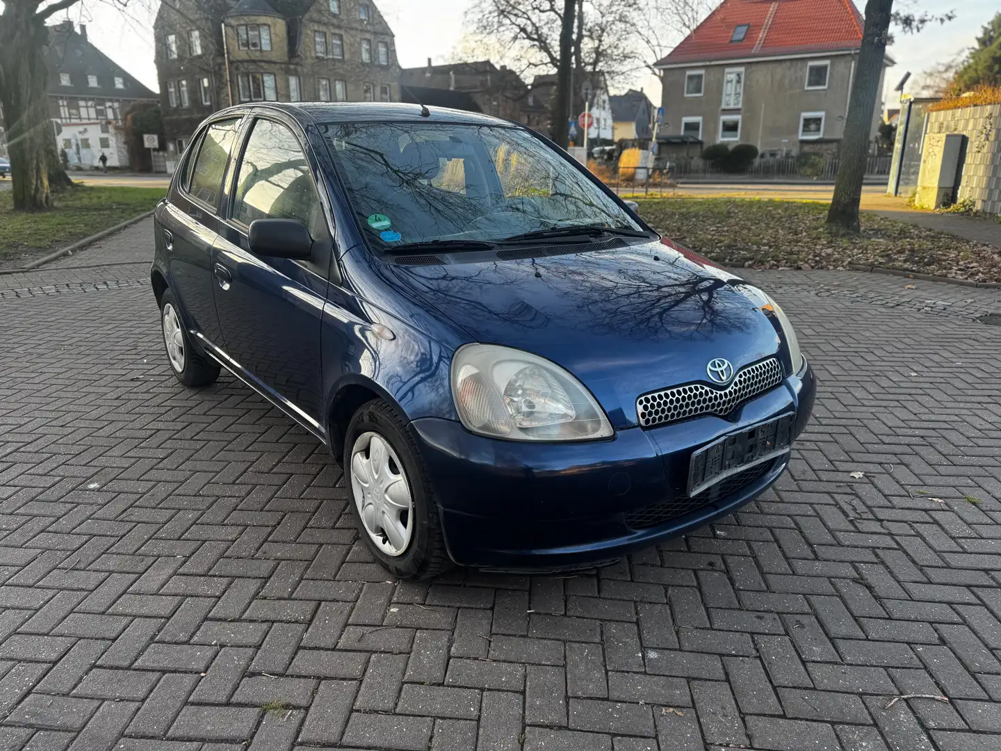 Toyota Yaris Yaris 1.0 REIFEN&TÜV NEU 5-TÜRIG 2 HAND Eu4 Blau - 1